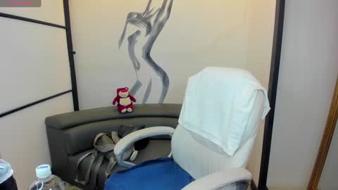 Anni online show from January 2025 12:07:01 AM