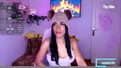Nicolle Bustamante online show from March 2026 05:12:01 AM