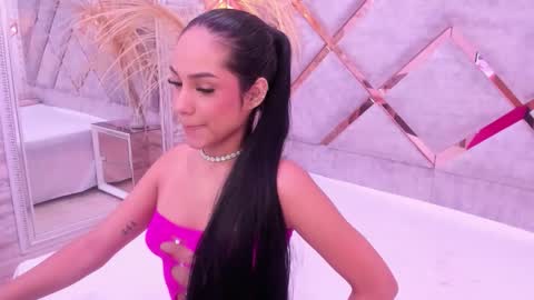 Snapshot of niicole_taylor chatting on February 2026 12:20:01 PM Nicole online show from February 2026 12:20:01 PM