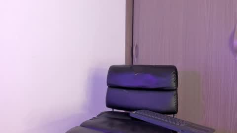 Nicoleth Mendez  online show from February 2026 01:02:01 AM