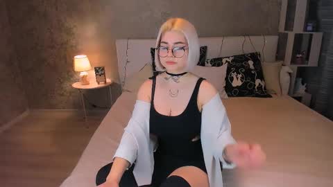 Snapshot of nikarocks chatting on January 2025 05:42:02 PM nikarocks online show from January 2025 05:42:02 PM