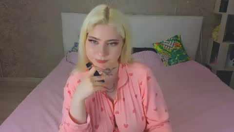 Snapshot of nikarocks chatting on June 2026 09:46:01 PM nikarocks online show from June 2026 09:46:01 PM