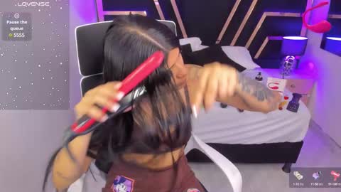 Niki online show from December 2024 01:10:02 PM