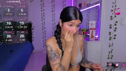 Snapshot of nikibryce_ chatting on June 2026 01:08:02 AM Niki online show from June 2026 01:08:02 AM