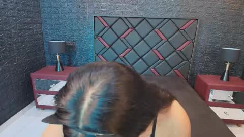 Snapshot of nikibunn chatting on May 2026 01:18:02 PM NIKI online show from May 2026 01:18:02 PM