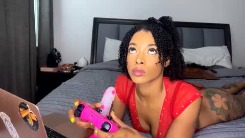 nikitalove104 online show from October 2025 05:54:02 PM