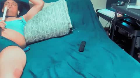 Snapshot of nikkelsofia chatting on February 2026 07:12:02 AM nikkelsofia online show from February 2026 07:12:02 AM