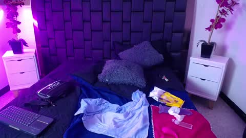 Nikkenyx online show from February 2025 12:08:02 AM