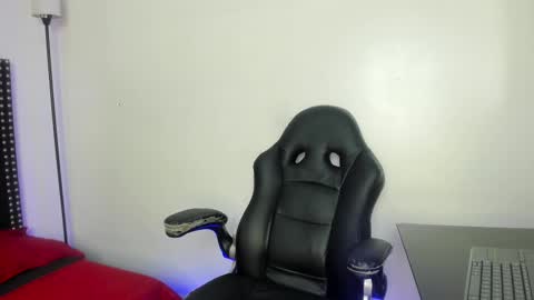 Nikkenyx online show from February 2025 12:26:02 PM