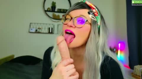 Kitty Chatte online show from December 2024 08:28:01 PM