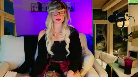 Kitty Chatte online show from September 2025 08:09:02 PM