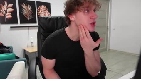 nikki online show from December 2025 08:38:02 PM