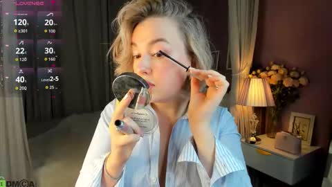 Nikki online show from October 2025 12:58:01 AM