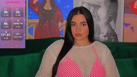 Nikki Kardashian online show from December 2024 08:38:02 PM