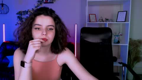 Snapshot of nikki_kiss_ chatting on June 2026 08:27:02 AM nikki_kiss_ online show from June 2026 08:27:02 AM