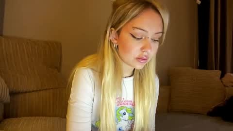 nicolette online show from December 2024 06:40:01 PM