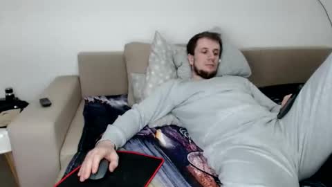 Nick online show from December 2025 07:00:01 PM