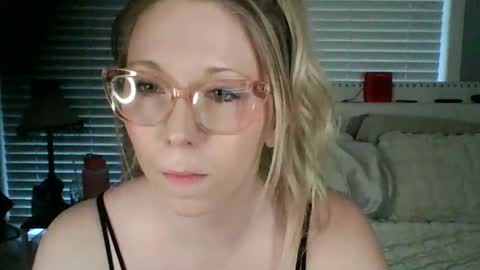 nikkib653466 online show from March 2026 11:23:01 PM