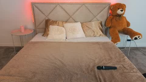 Nikki online show from April 2026 07:36:01 PM