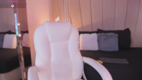 Nikki  online show from March 2025 05:03:02 AM