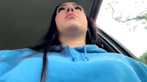 Nikki  online show from October 2025 01:32:01 PM