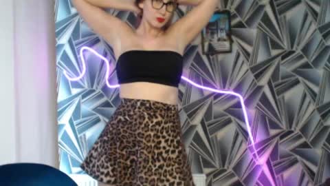 nikkikiss___ online show from May 2026 11:56:01 PM