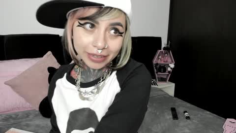 Nikki Ramone   online show from January 2025 03:18:02 PM