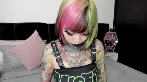 Nikki Ramone   online show from February 2025 06:43:02 AM