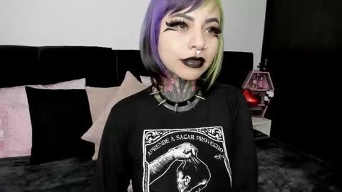 Nikki Ramone   online show from February 2025 05:09:01 AM