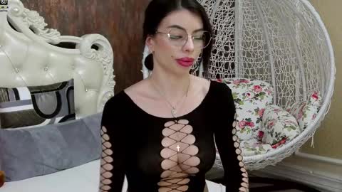 Nikky online show from February 2025 12:17:02 PM