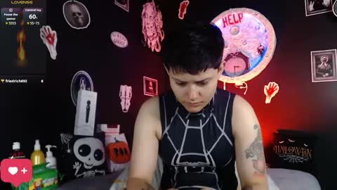 Nikky online show from October 2025 01:03:02 PM