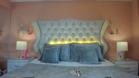 Y E S I online show from March 2026 07:19:01 PM