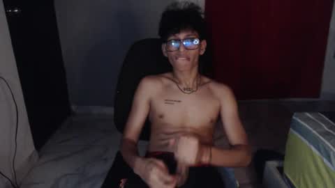 niklaus_wolf online show from October 2025 01:46:01 AM