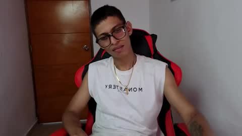 niklaus_wolf online show from February 2026 06:42:01 PM