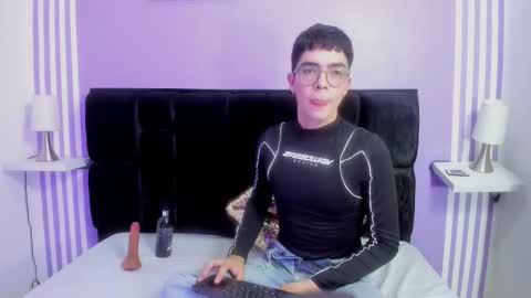 niko_baby_bear online show from September 2025 08:44:01 PM