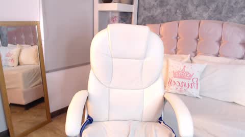 Niko Robin online show from December 2024 07:39:02 PM