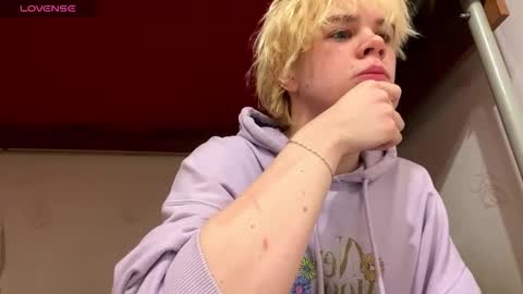 nikolasbucks online show from December 2025 06:03:02 PM