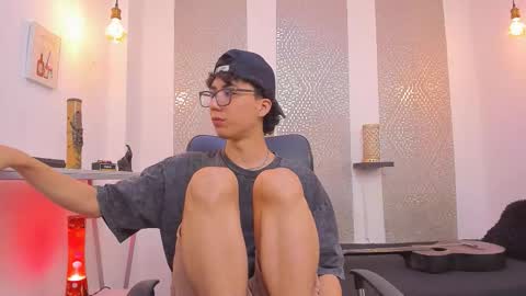    online show from October 2025 05:39:02 AM