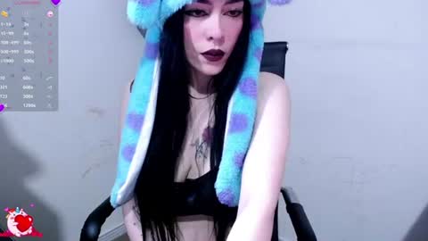 nikolleslut online show from July 2026 05:40:02 AM