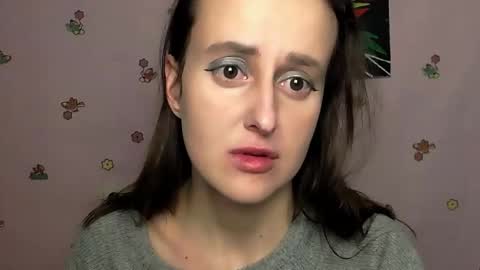 Nikolleta online show from November 2025 07:57:01 PM