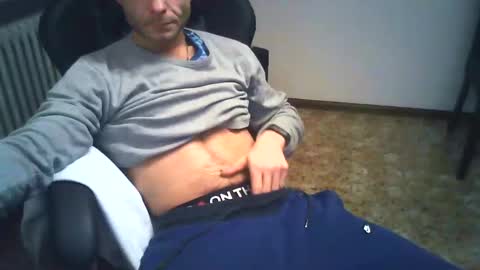 Snapshot of niksdick2121 chatting on December 2024 11:56:02 PM niksdick2121 online show from December 2024 11:56:02 PM