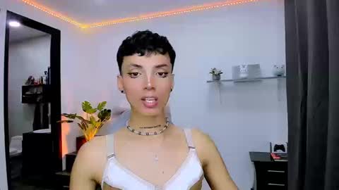 Snapshot of nilam217 chatting on September 2025 03:41:02 AM Nilam online show from September 2025 03:41:02 AM