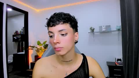 Snapshot of nilam217 chatting on September 2025 02:04:02 AM Nilam online show from September 2025 02:04:02 AM