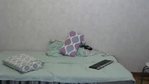 nilko80 online show from December 2024 08:15:01 PM