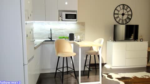 Bella online show from February 2025 07:28:02 PM