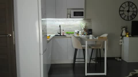 Bella online show from April 2026 08:58:02 PM