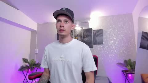 Nils online show from November 2025 03:17:01 AM