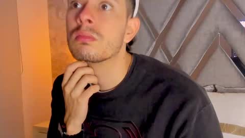 Nils online show from November 2025 04:39:02 AM