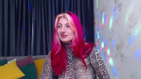 Nina online show from November 2025 05:40:02 AM