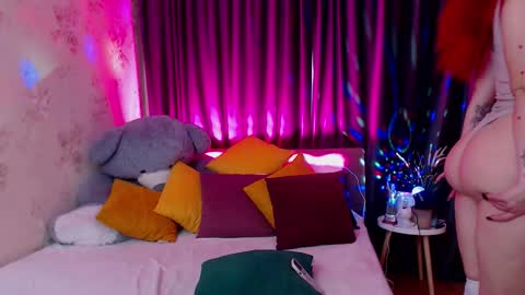 Nina online show from November 2025 07:32:01 AM